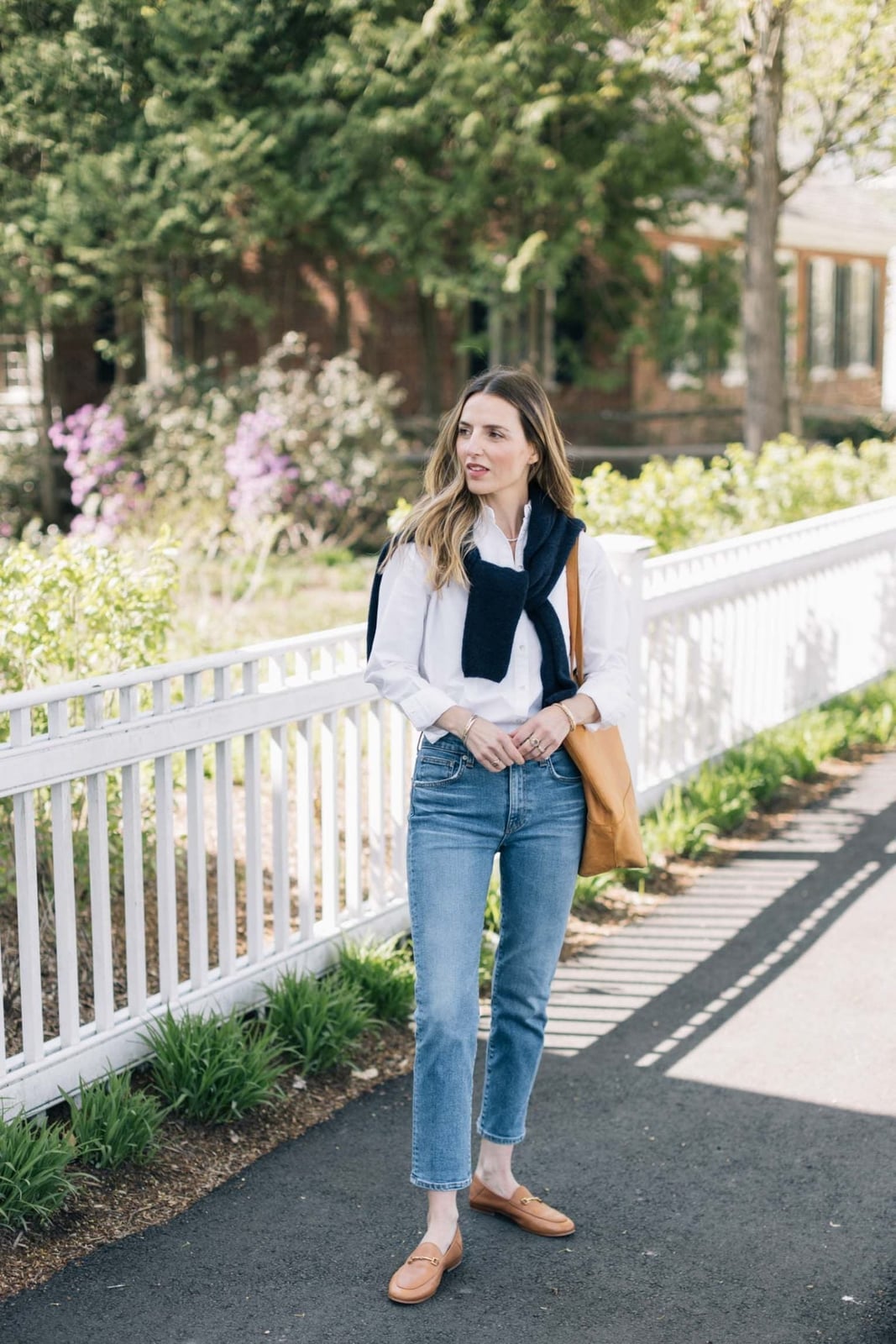 White Shirt with Sweater Tied Over Shoulders and Straight Leg Jeans White Shirt with Sweater Tied Over Shoulders and Straight Leg Jeans — Preppy Outfits