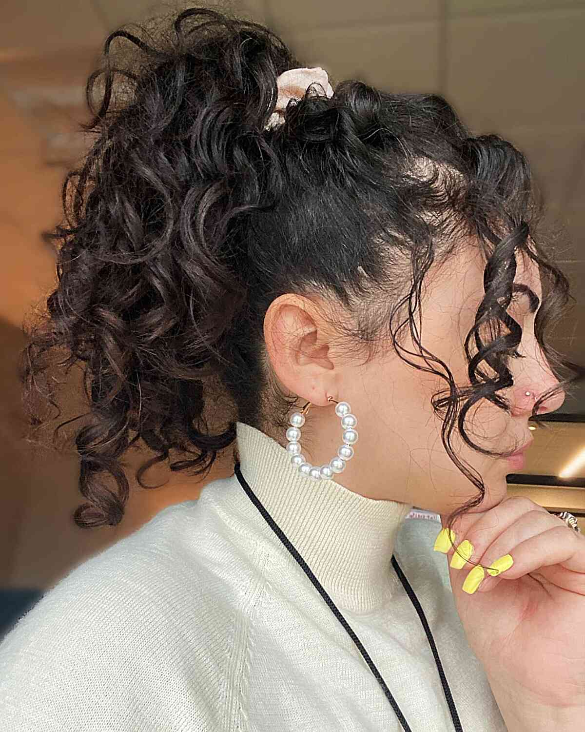 Voluminous Curly Ponytail With Face-Framing Pieces — Quick Weave Ponytail