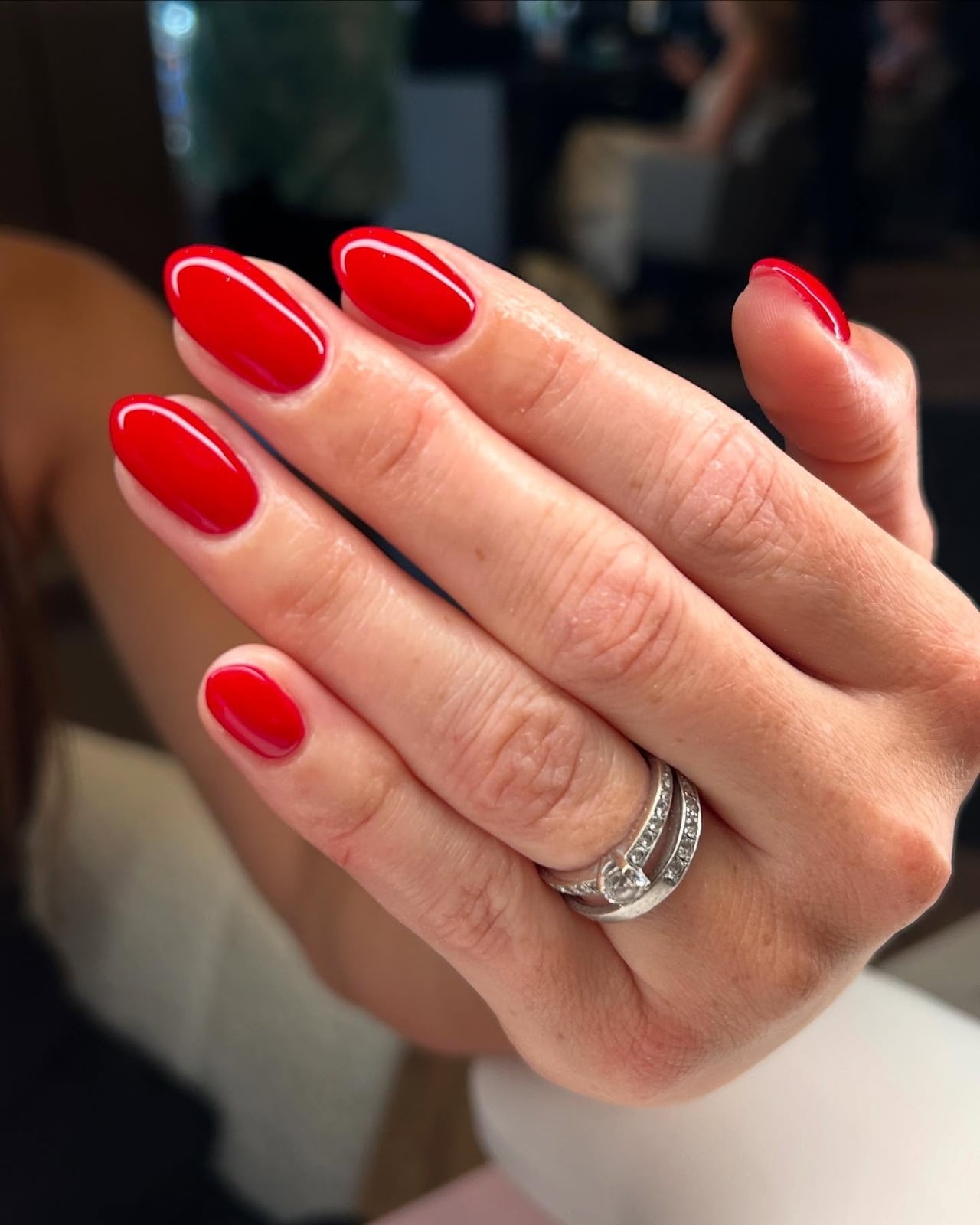 Classic Red Glossy Medium Almond Nails Classic Red Glossy Medium Almond Nails — Red Almond Nails
