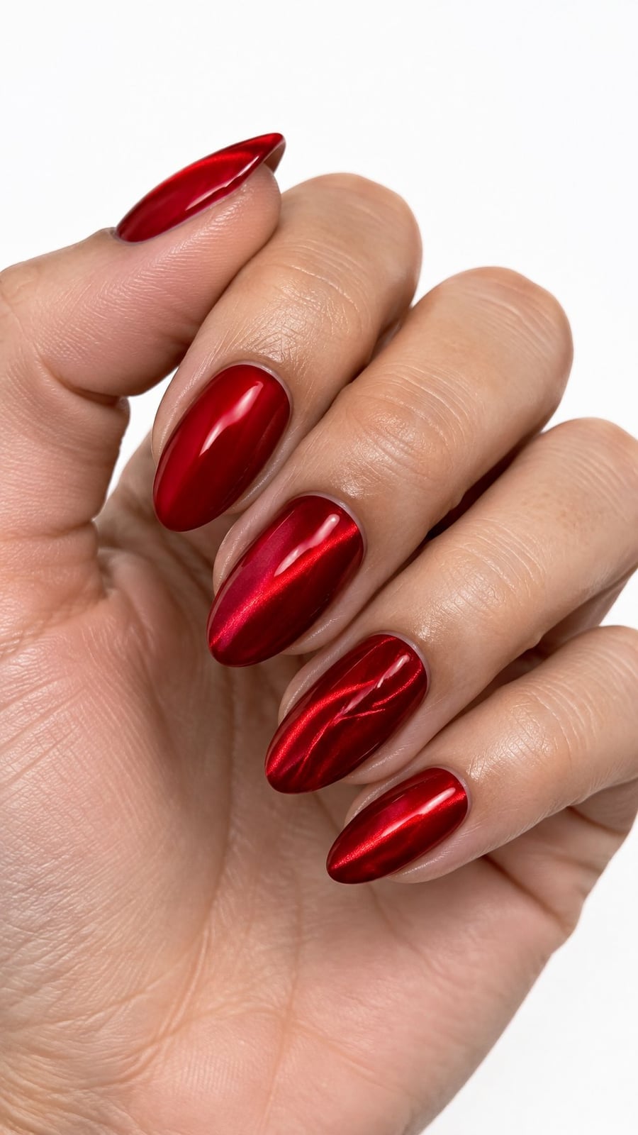 Deep Red Metallic Cat-Eye Short Almond Nails With Solid Color Deep Red Metallic Cat-Eye Short Almond Nails With Solid Color — Red Almond Nails