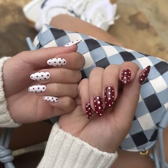 Medium Oval Red and White Polka Dot Nails Medium Oval Red and White Polka Dot Nails — Red and White Nails