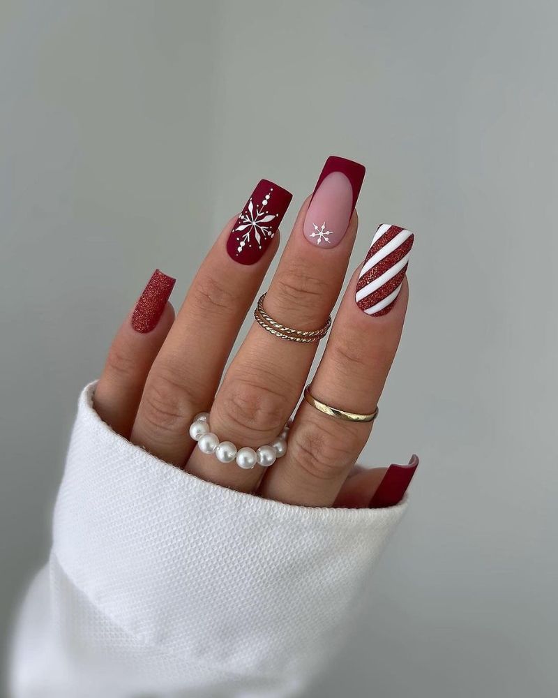 Medium Square Red and White Christmas Nails Medium Square Red and White Christmas Nails — Red and White Nails
