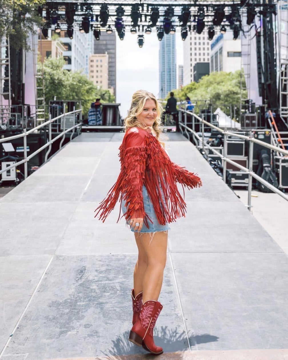 Red Cowboy Boots With Fringe Jacket and Denim Shorts — Red Cowboy Boots Outfit