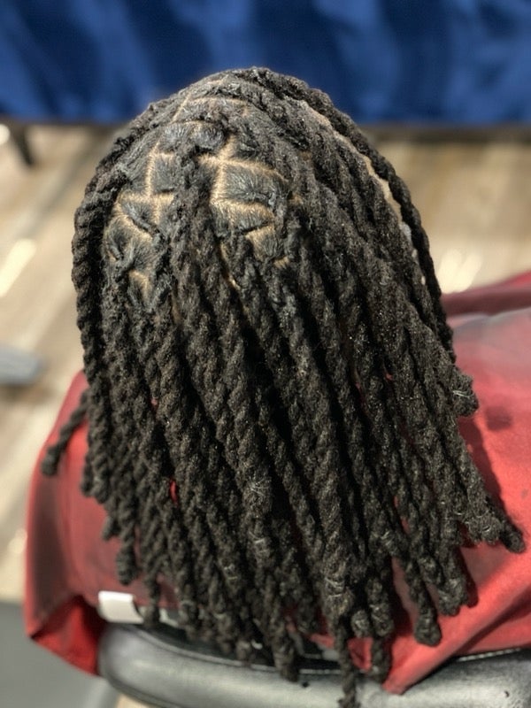 Shoulder Length Locs With Grid Parting — Retwist Locs