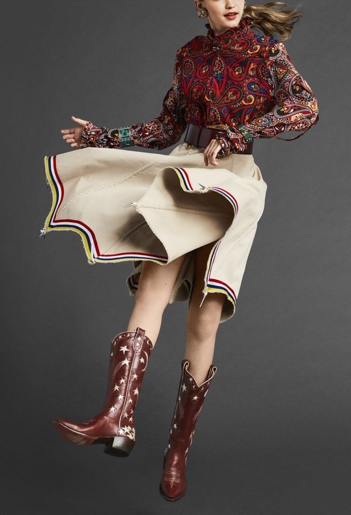 Paisley Print Shirt With Embroidered Cowboy Boots Paisley Print Shirt With Embroidered Cowboy Boots — Rodeo Outfits for Women