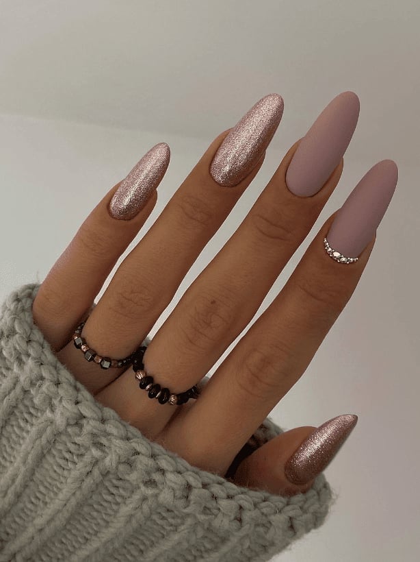 Short Almond Rose Gold Cat-Eye Nails Short Almond Rose Gold Cat-Eye Nails — Rose Gold Nails
