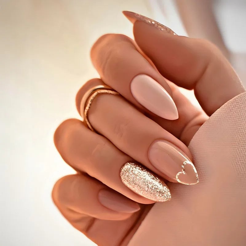 Medium Almond Light Pink Gold Glitter Heart Outline Medium Almond Light Pink Gold Glitter Heart Outline — Rose Gold Nails