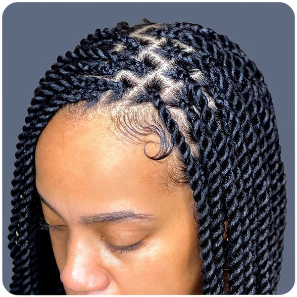 Collarbone Black Senegalese Twists