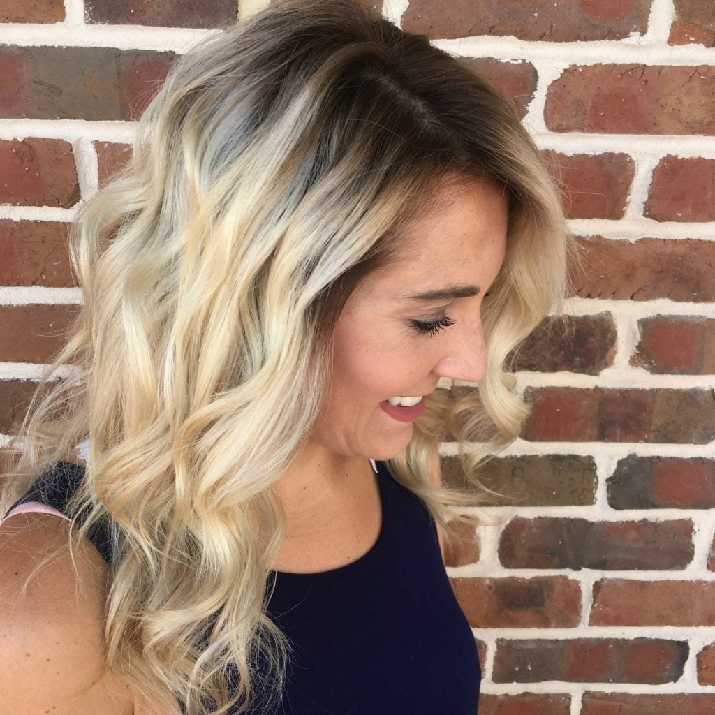 Collarbone Wavy Blowout With Shadow Root Collarbone Wavy Blowout With Shadow Root