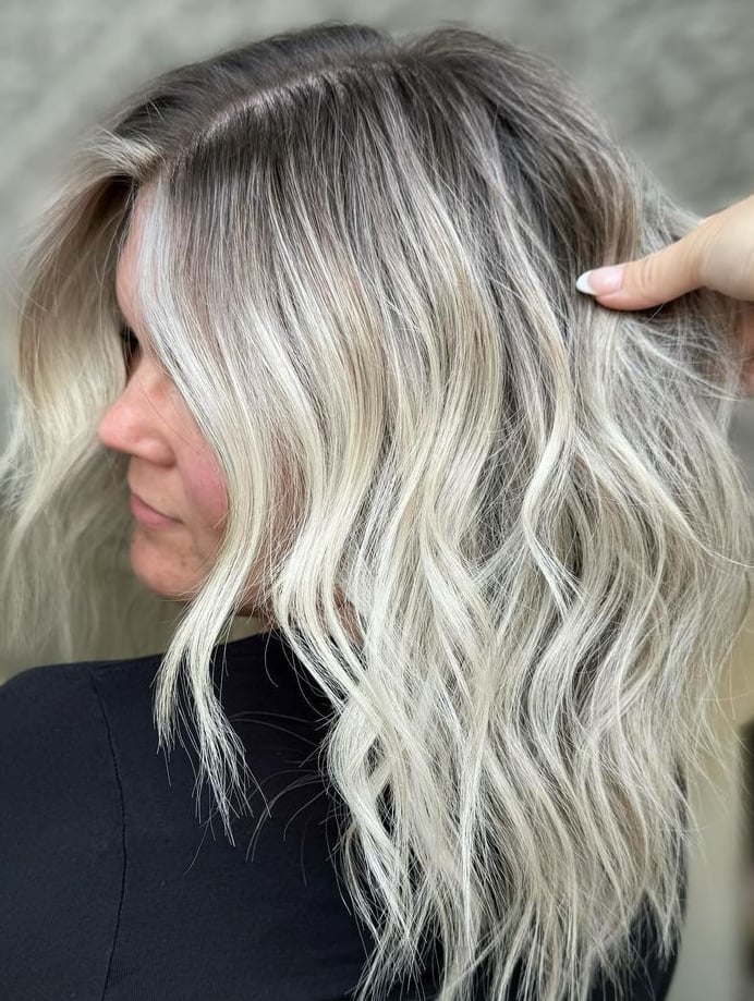 Shoulder Layers With Ash Blonde Highlights, воротник Shoulder Layers With Ash Blonde Highlights, воротник — Shadow Root