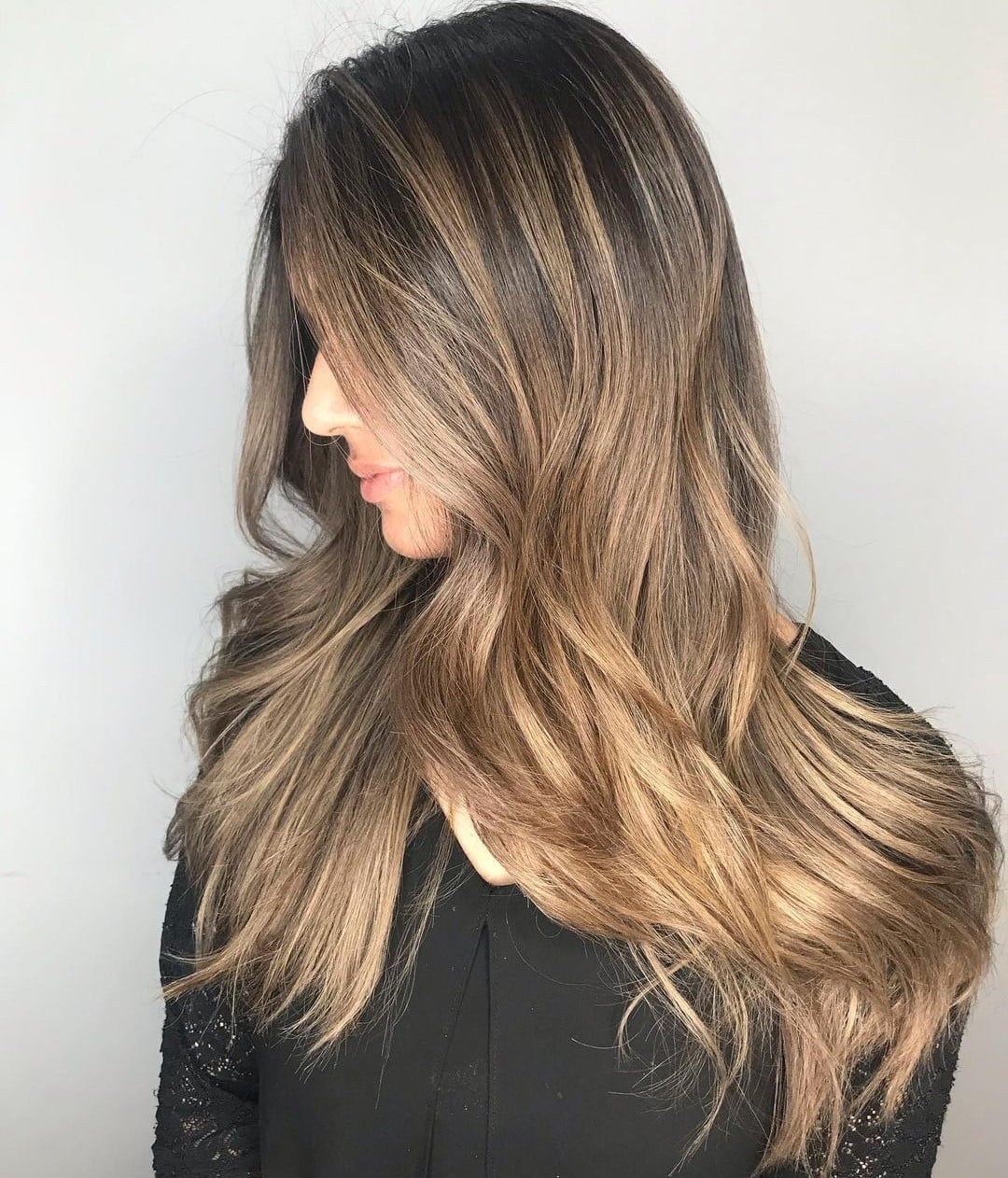 Mid-Back Waves With Ash Blonde Blend Mid-Back Waves With Ash Blonde Blend — Shadow Root