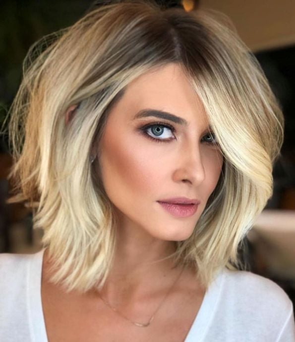 Collarbone Bob With Subtle Blonde Shadow Root Collarbone Bob With Subtle Blonde Shadow Root
