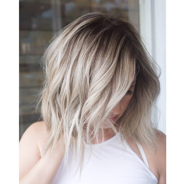 Collarbone Layers With Dark Root Shadow Balayage Collarbone Layers With Dark Root Shadow Balayage — Shadow Root