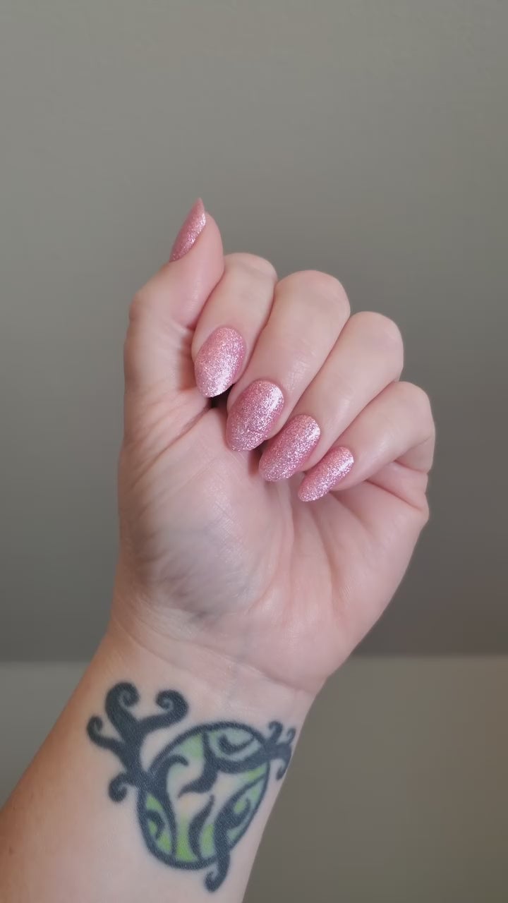 Light Pink Subtle Shimmer Short Almond — Shimmer Nails