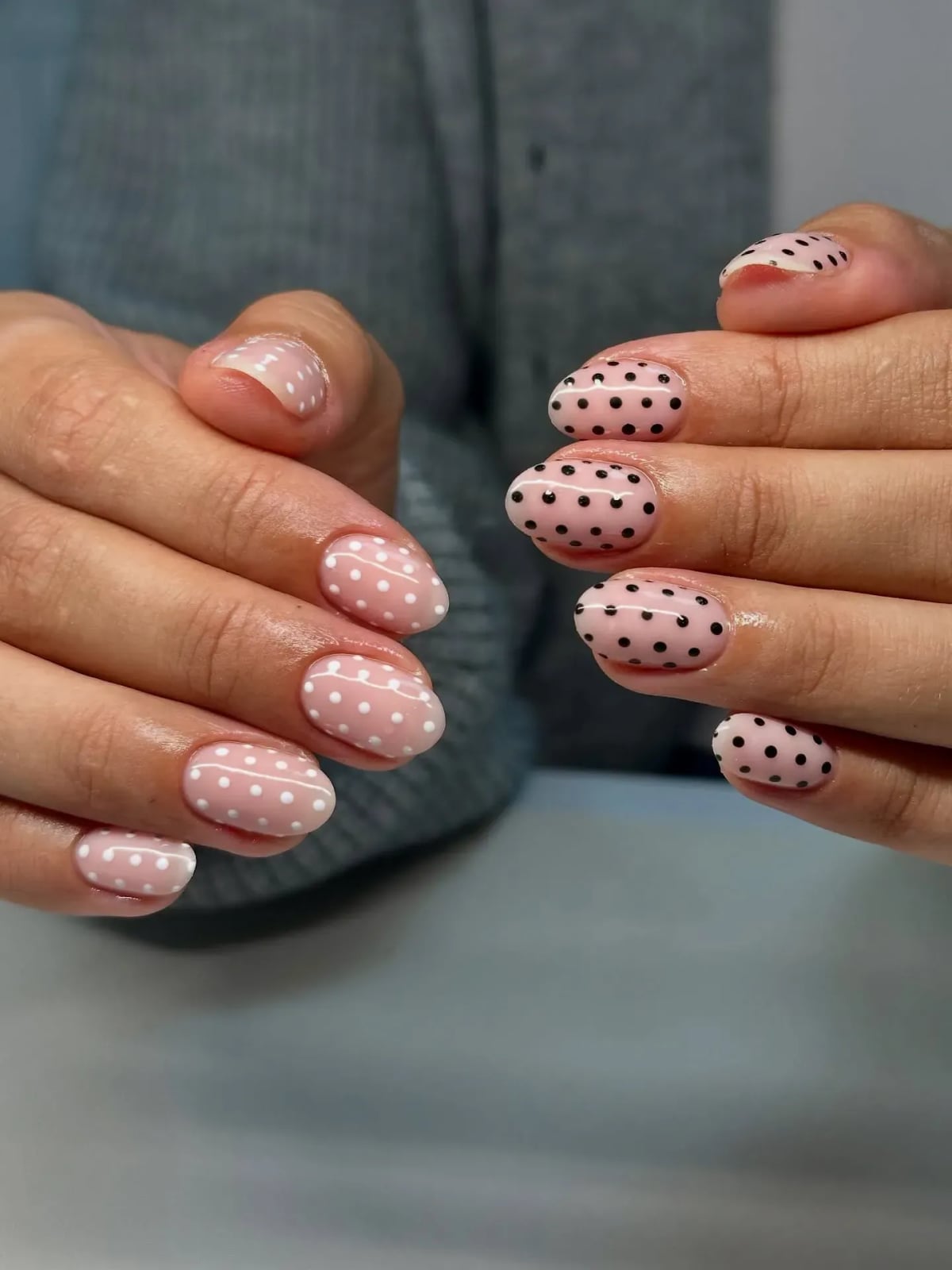 Mixed Polka Dot Short Oval Nails Mixed Polka Dot Short Oval Nails — Short Acrylic Nails