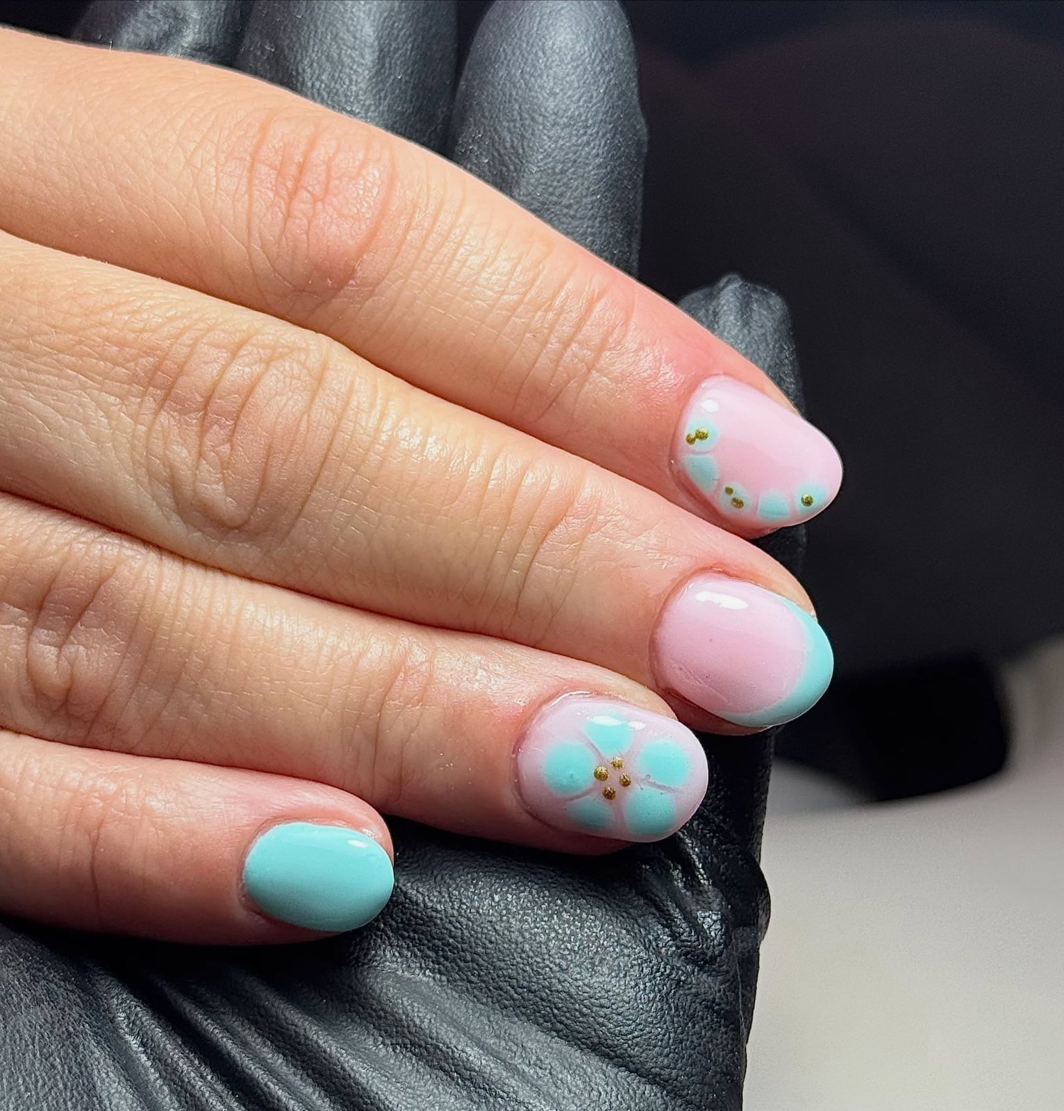 Pastel Pink Oval Nails With Gold Bead Flowers — Short Cute Nails