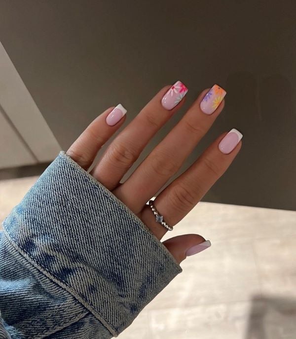 French Tip Floral Accents Short Square — Short Gel Nails