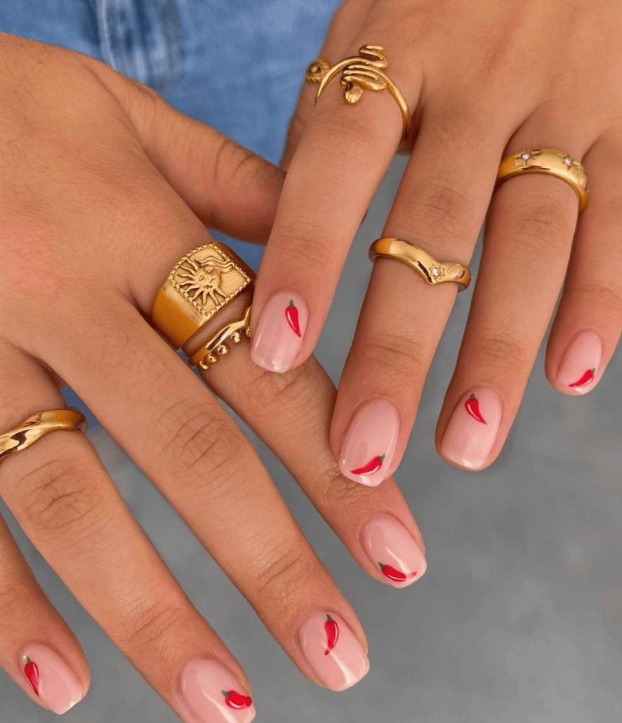 Chili Pepper Minimalist Short Oval — Short Gel Nails