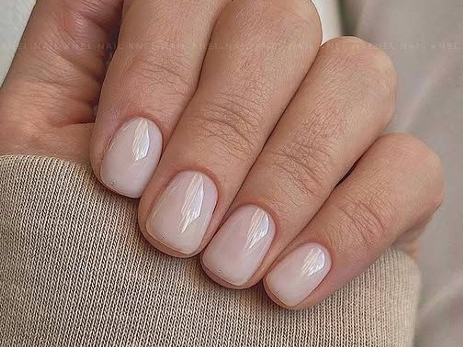 Subtle Shimmer Milky Pink Short Almond Gel — Short Gel Nails