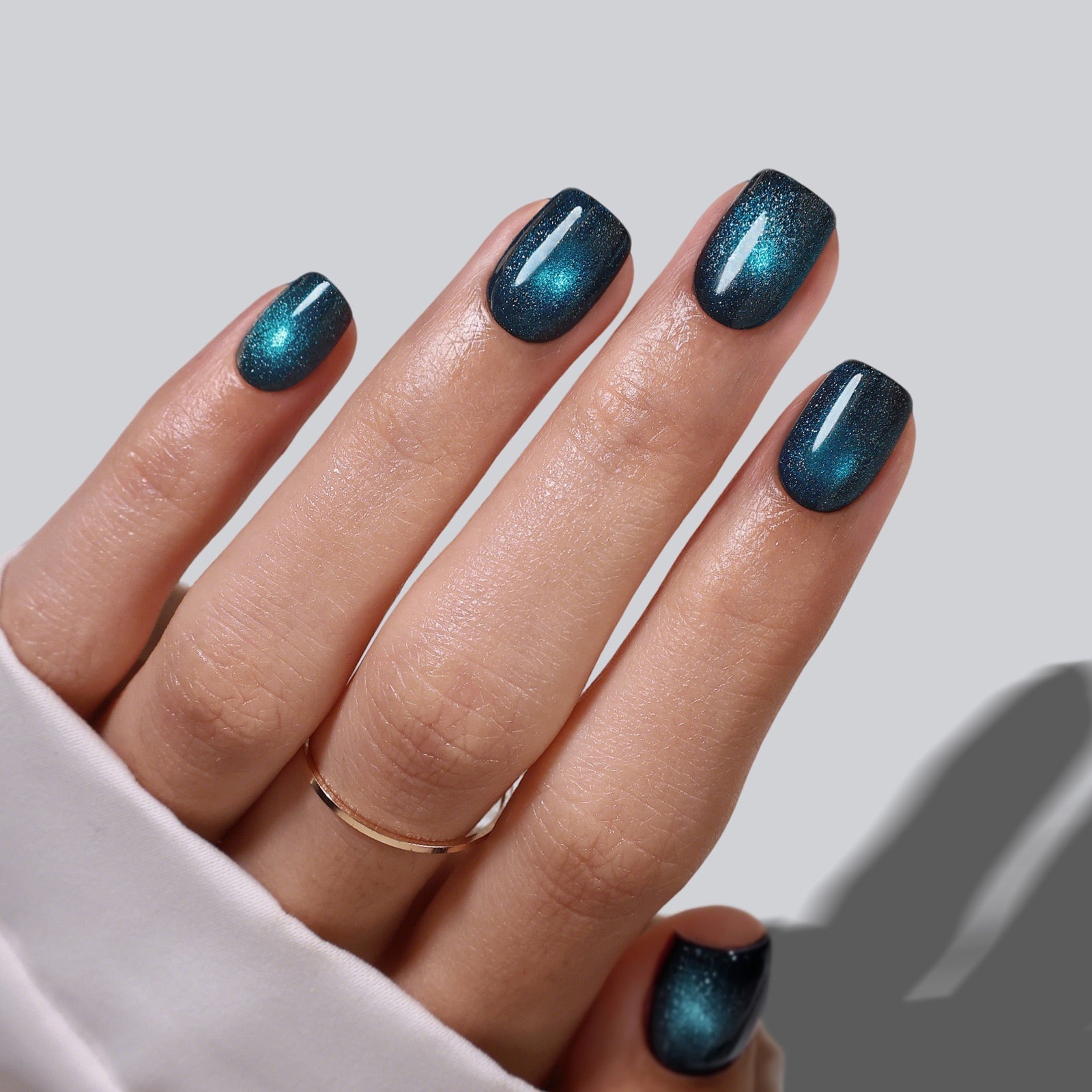 Deep Teal Cat-Eye Shimmer Short Square — Short Gel Nails