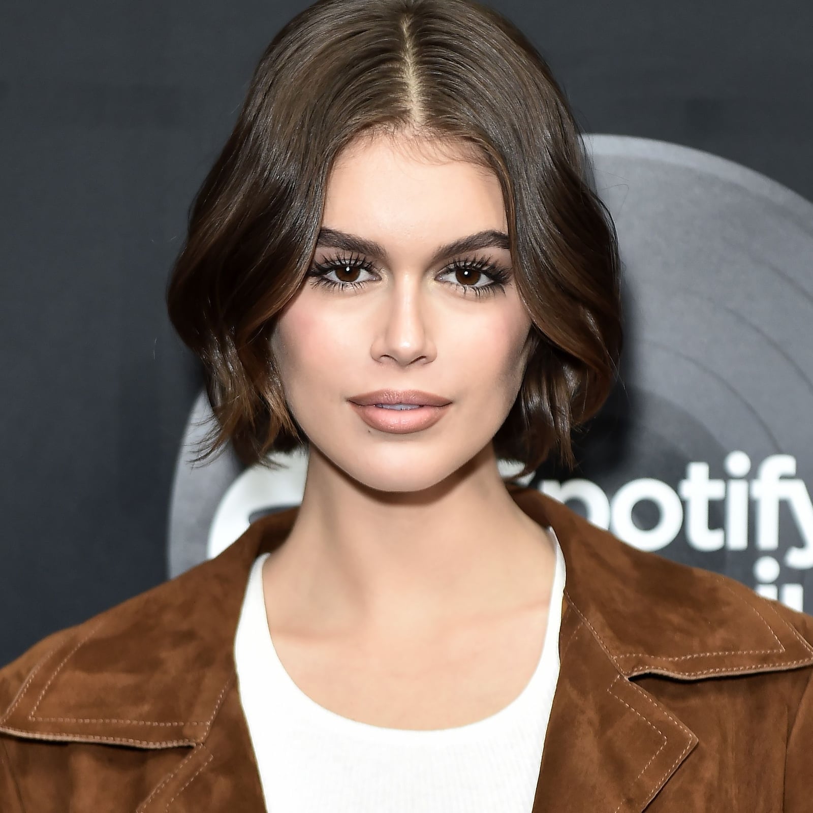 Collarbone Bob With Soft Waves — Short Hair Haircuts