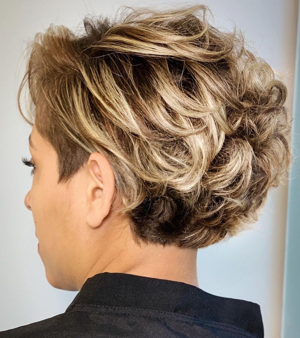 Layered Bob With Blonde Highlights, Collarbone — Short Hair Haircuts