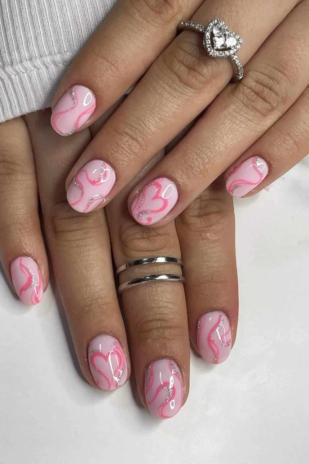 Soft Pink Wavy Lines Silver Glitter Nails Soft Pink Wavy Lines Silver Glitter Nails — Short Round Nails
