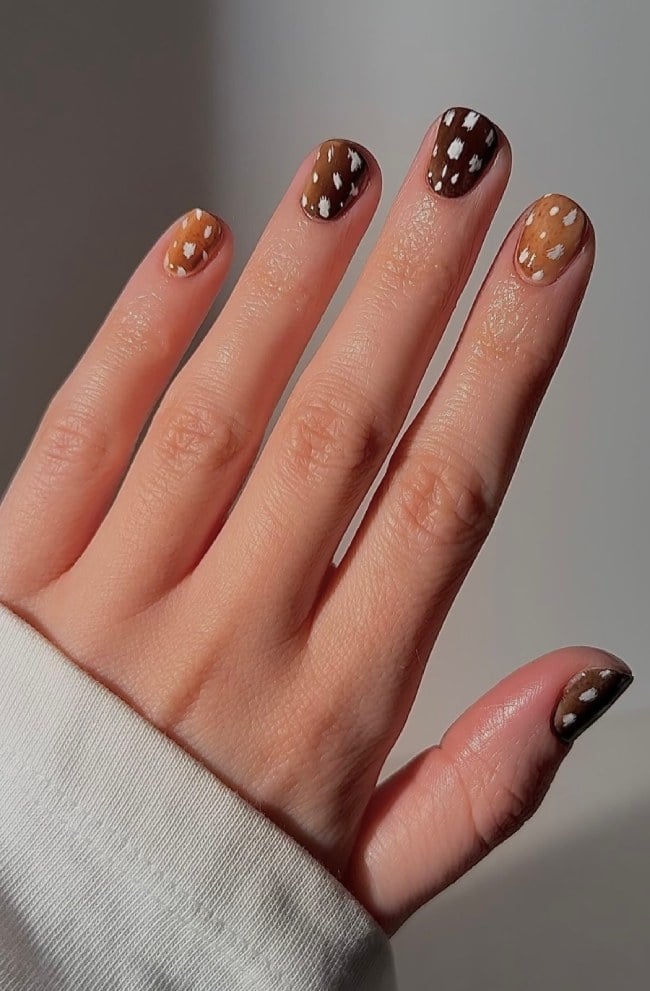 Fawn Spot Pattern Matte Nails Fawn Spot Pattern Matte Nails — Short Round Nails