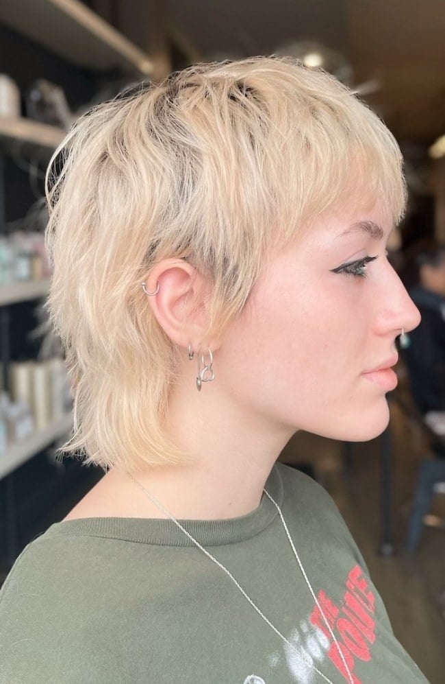 Ear Length Platinum Shag With Razor Cut Texture — Short Shag Haircuts