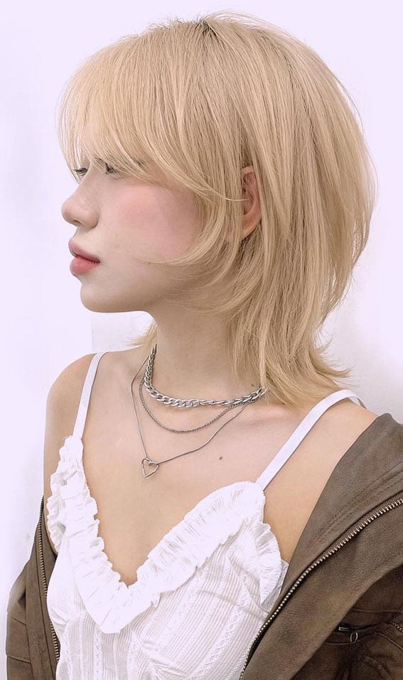 Collarbone Platinum Blonde Wolf Cut Curtain Bangs — Short Wolf Cut