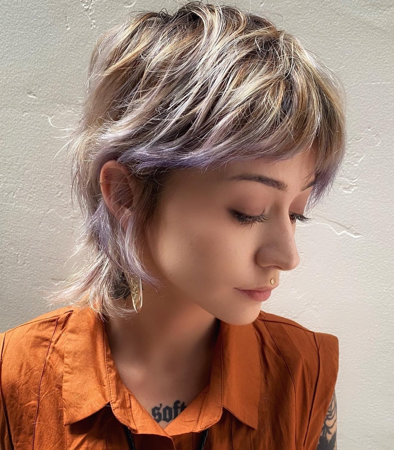Ear Length Wolf Cut Blonde With Purple Streaks — Short Wolf Cut