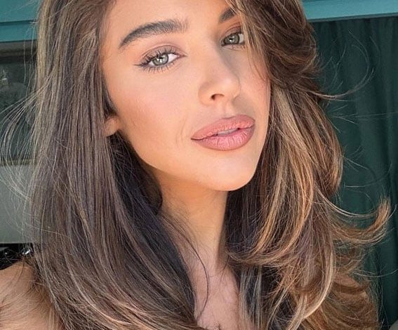 12 Side Part Hairstyles for Every Length : Flaunt Your Look