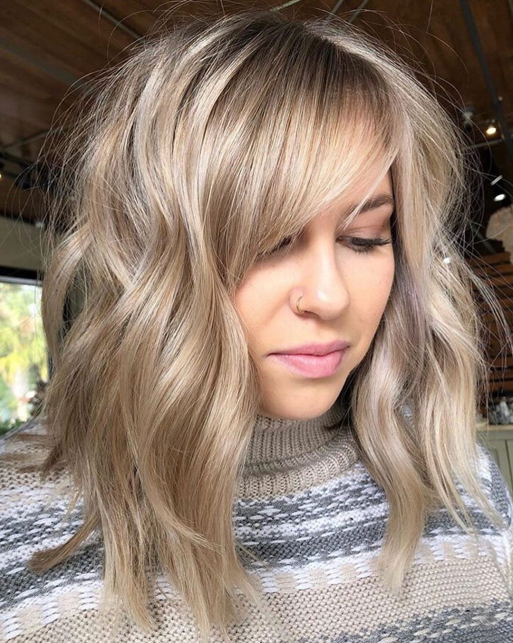 Collarbone Ash Blonde Lob With Root Shadow Collarbone Ash Blonde Lob With Root Shadow — Side Part Bangs