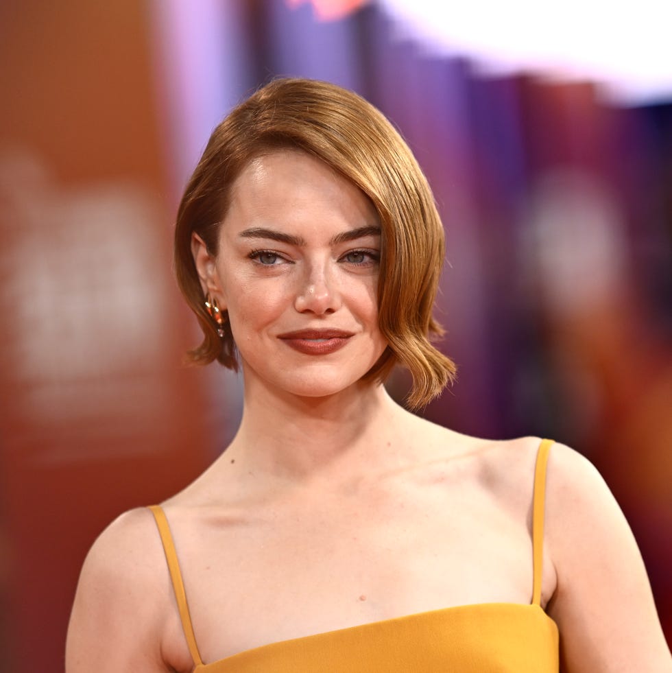 Chin Length Bob With Side-Swept Bangs — Side Part Hairstyles