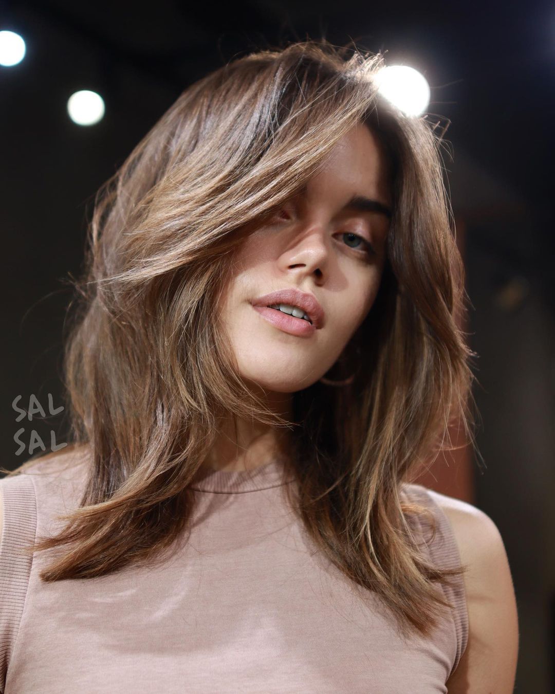 Collarbone Layers With Blonde Highlights — Side Part Hairstyles