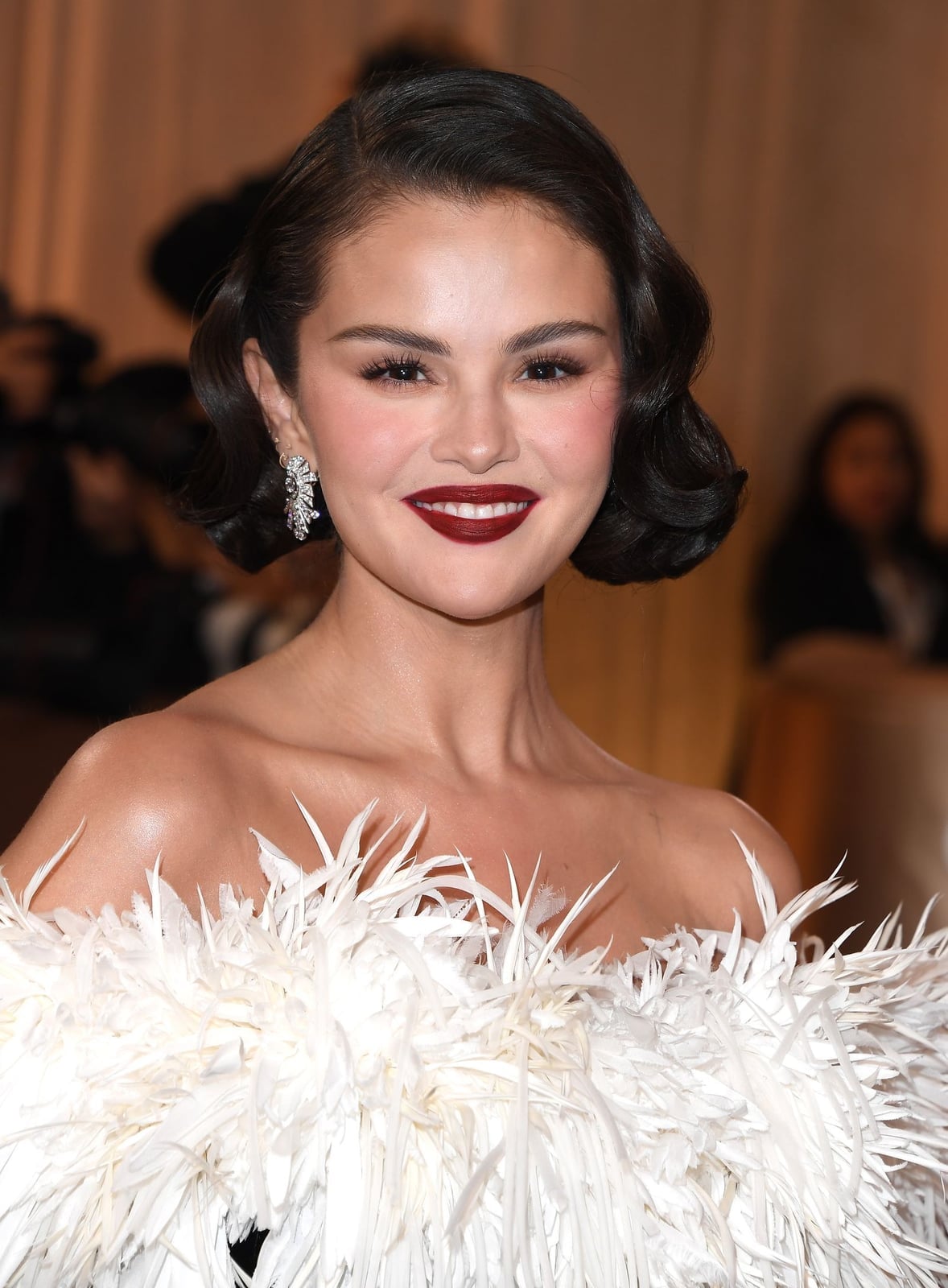 Chin Length Bob With Vintage Waves — Side Part Hairstyles