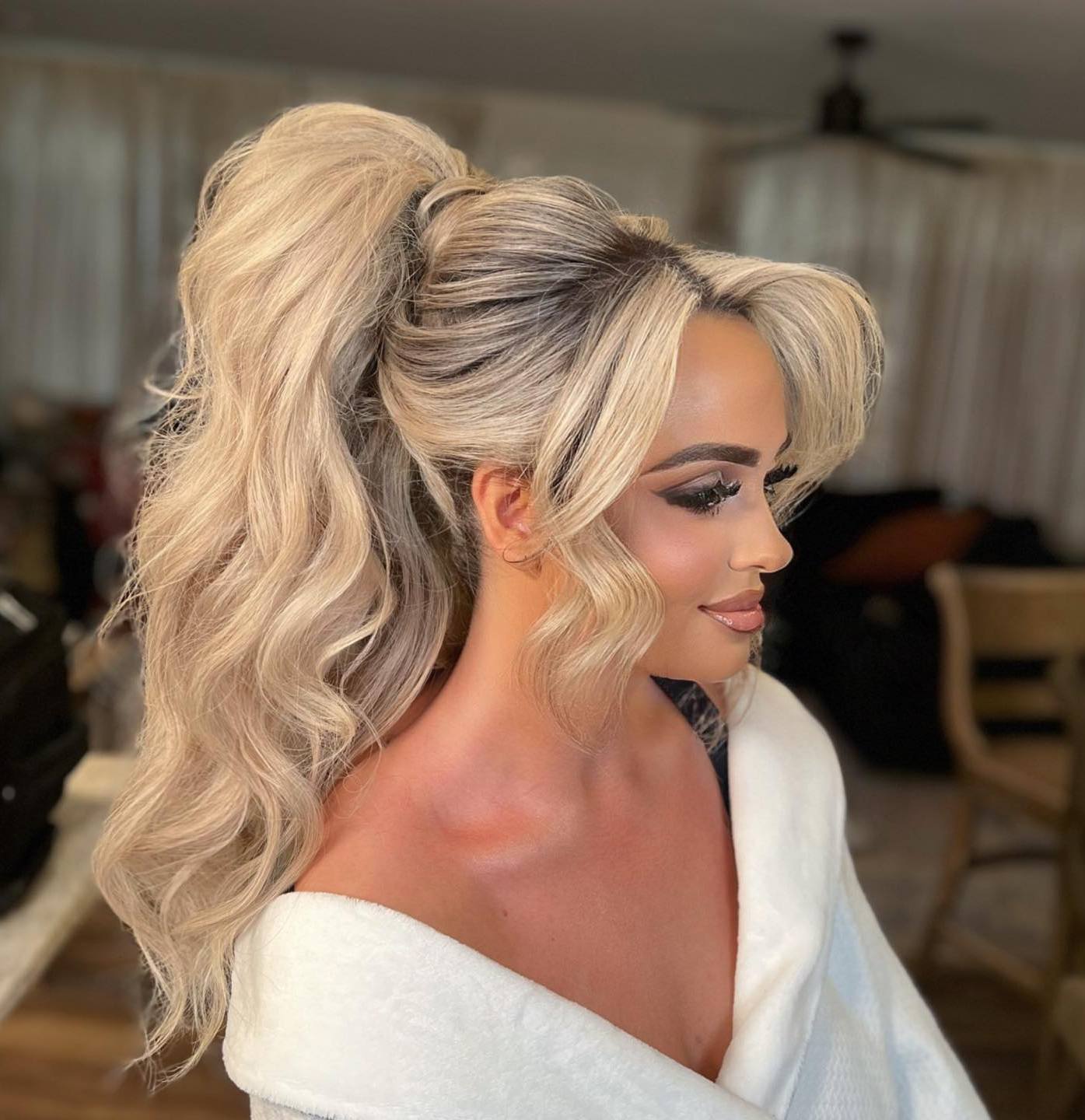 Voluminous Blonde Mid-Back Ponytail — Side Part Ponytail