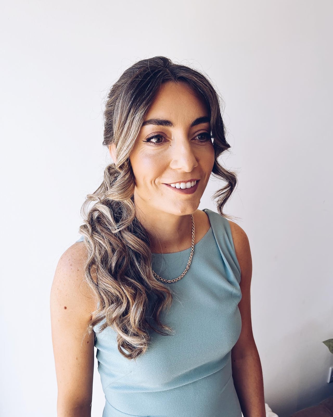 Textured Brown Collarbone Ponytail — Side Part Ponytail