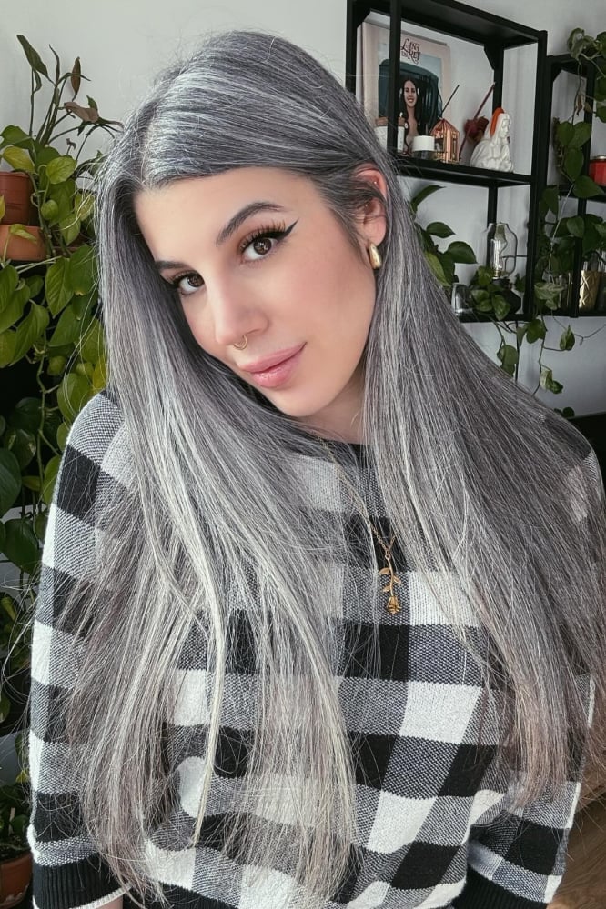 Mid-Back Waves With Dark Base and Prominent Silver Highlights