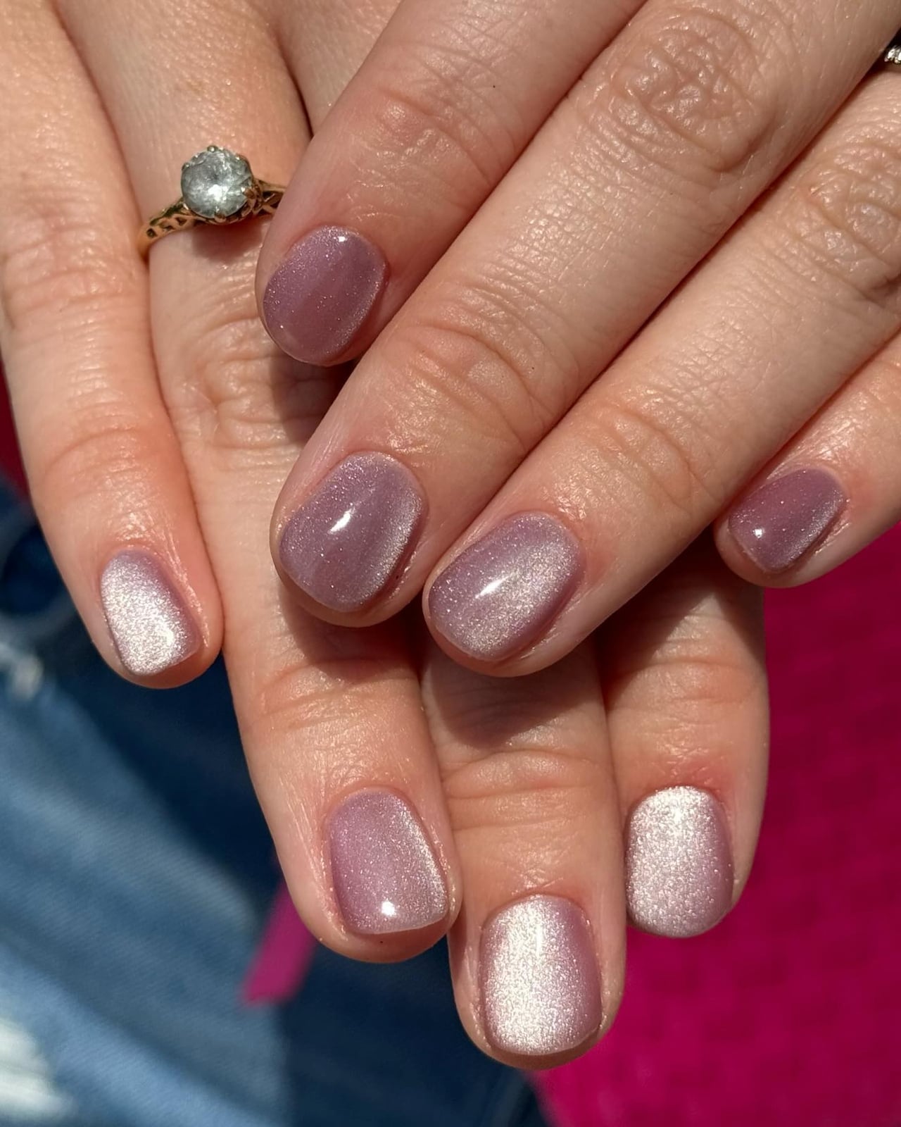 Mauve Cat-Eye Shimmer Short Oval Nails Mauve Cat-Eye Shimmer Short Oval Nails — Simple Short Nails