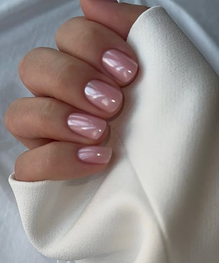 Pearlescent Shimmer Short Square Nails Pearlescent Shimmer Short Square Nails — Simple Short Nails