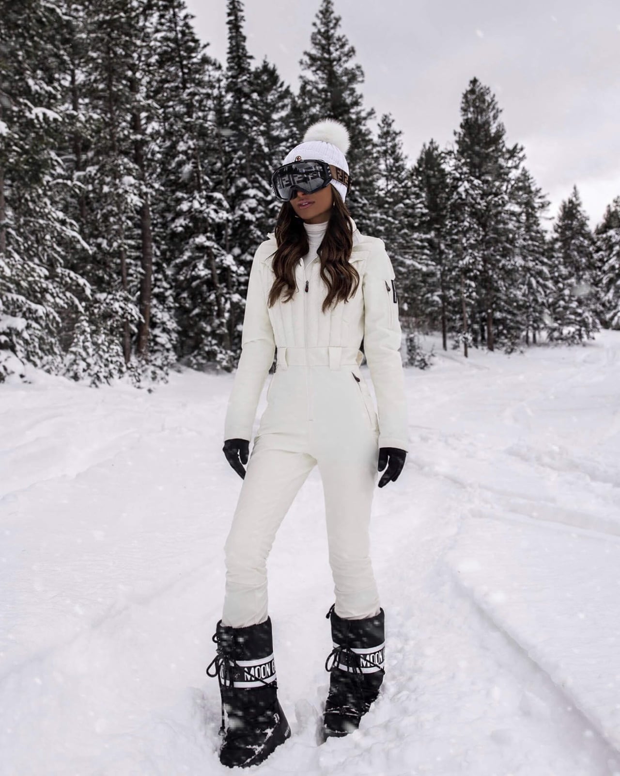 All-white ski suit with black accents — Skiing Outfit