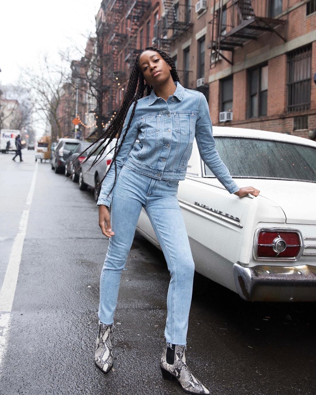 Denim-on-denim Skinny Jeans and Jacket — Skinny Jeans Outfits
