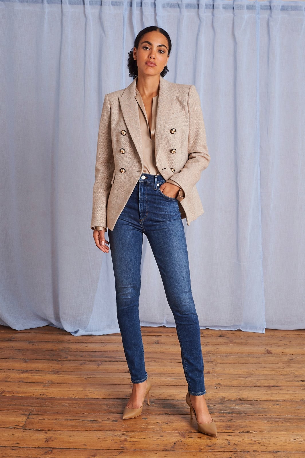 Dark Wash Skinny Jeans with Silk Blouse and Blazer, Close-Up Take — Skinny Jeans Outfits