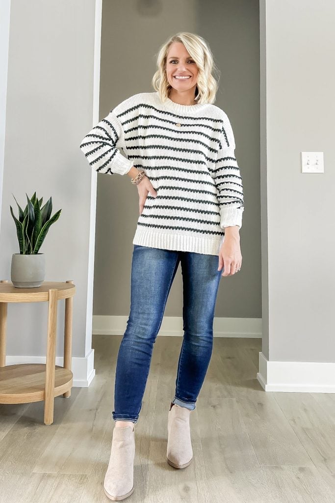 Striped Sweater with Dark Blue Skinny Jeans — Skinny Jeans Outfits