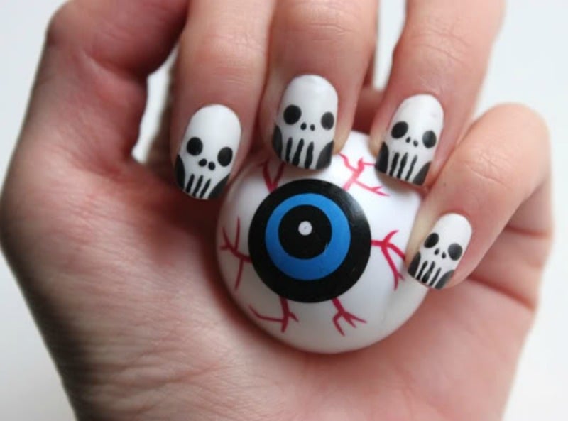 Glossy White Hand-Painted Skull Nails Glossy White Hand-Painted Skull Nails