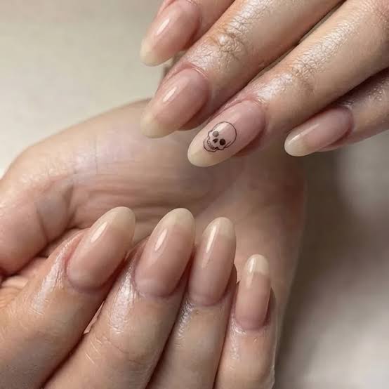 Nude Medium Almond Minimalist Skull Outline Nails Nude Medium Almond Minimalist Skull Outline Nails — Skull Nails