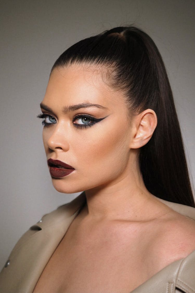 Immaculate High Dark Brown Ponytail, Straight — Sleek Ponytail