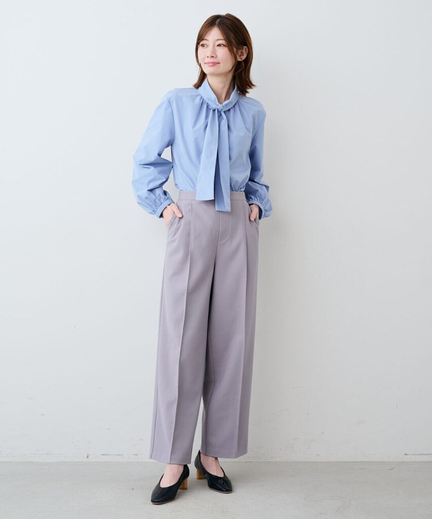 Blue Bow Blouse With Wide Leg Trousers Blue Bow Blouse With Wide Leg Trousers — Smart Casual Outfits