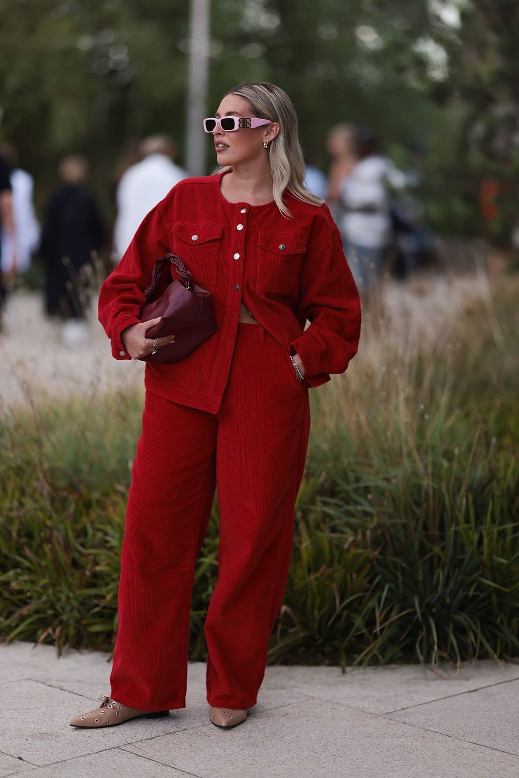Red Cropped Jacket With Wide Leg Trousers Red Cropped Jacket With Wide Leg Trousers — Smart Casual Outfits